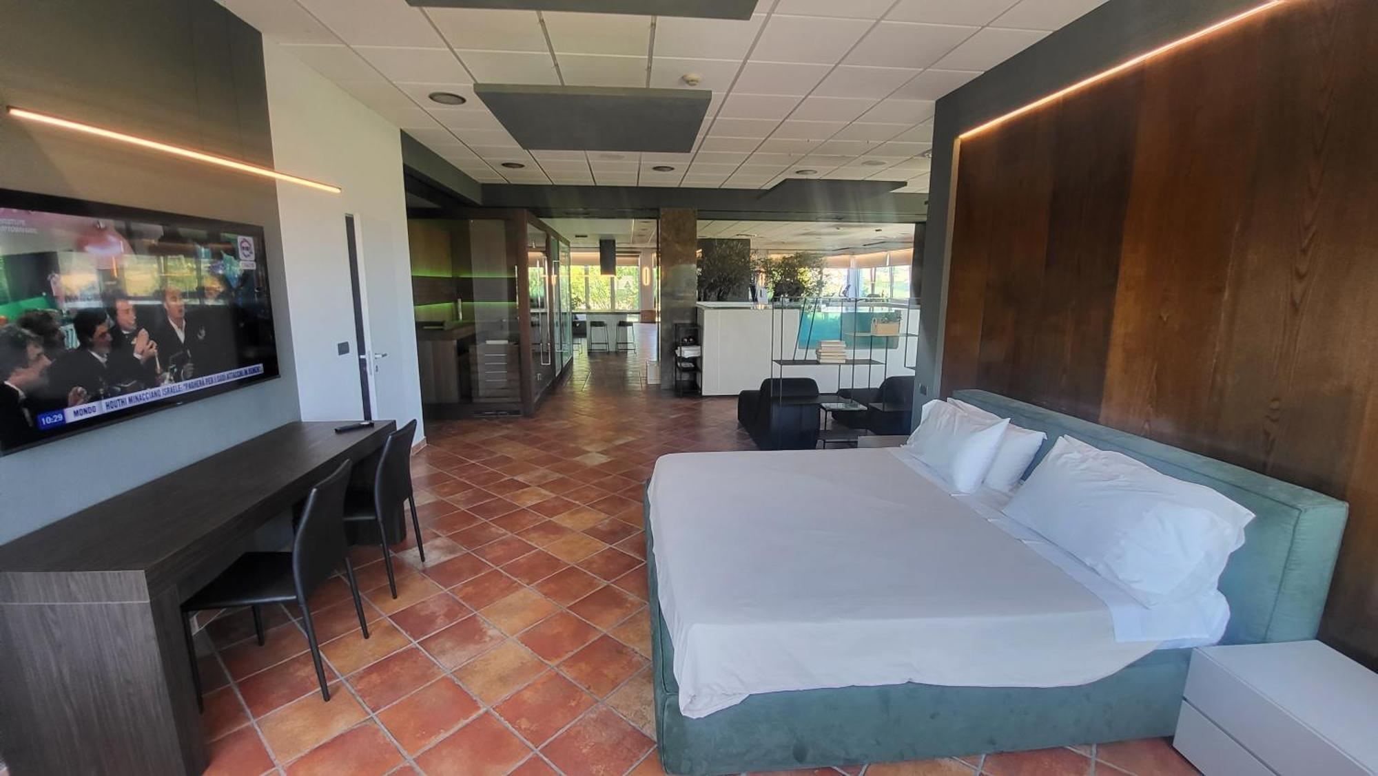 Bellavista Suite Spa Staffolo Exterior photo